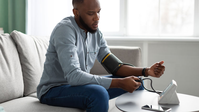 how monitor blood pressure at home