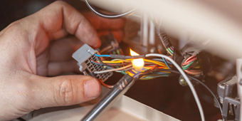 P-W-PHY04490-Electrical_Burn_760x427_Web