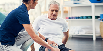 S-C-PHY95226-KneeSrgry_SclMd